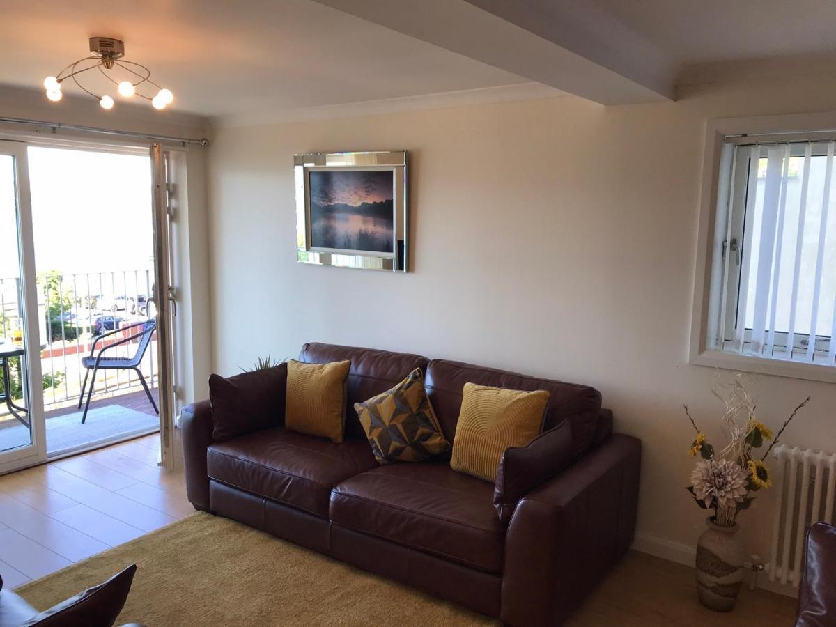 Beautiful 3-Bed Apartment In 古罗克 外观 照片