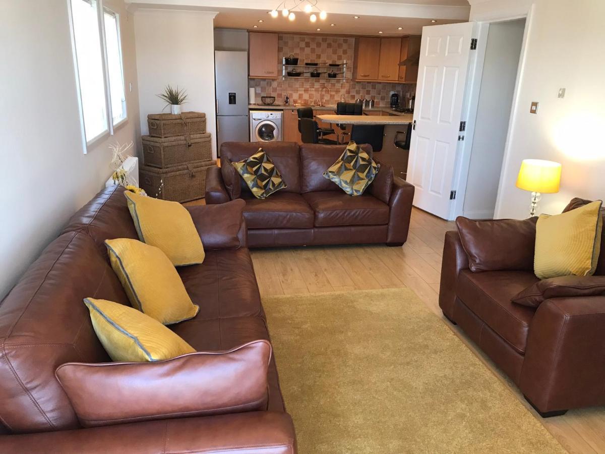 Beautiful 3-Bed Apartment In 古罗克 外观 照片